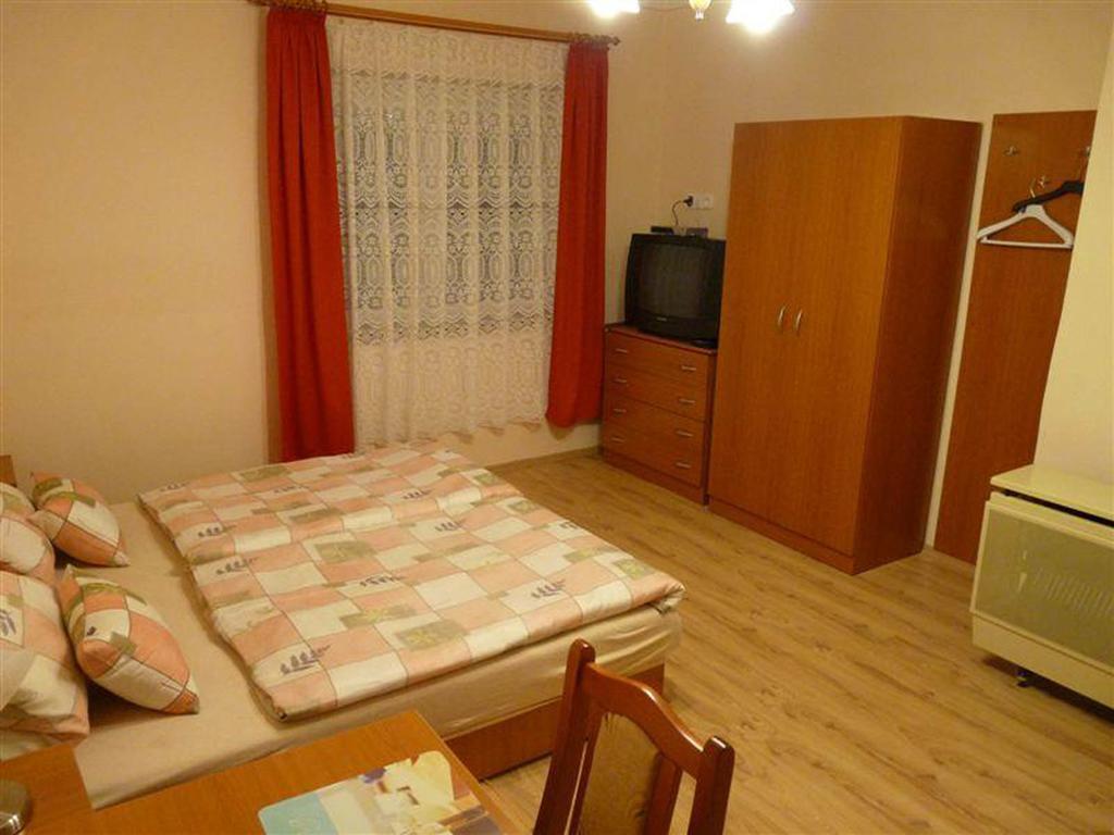 Pallosi Haz "A" Sárvár Exteriér fotografie